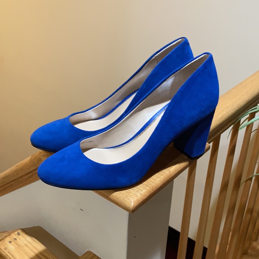 White House Black Market Vibrant Blue Suede Heels